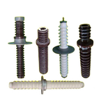 El sistema de aislamiento de alta tensión es un aislador de pilares de manga cerámica, un precipitador electrostático y un accesorio