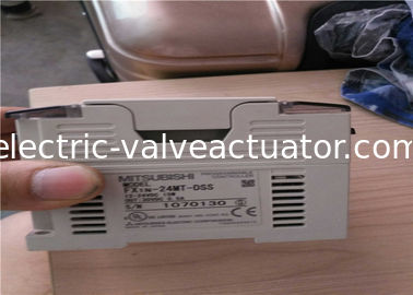 Un buen precio. Mitsubishi FX1N-24MT-DSS 12-24 V DC PLC Controlador lógico programable Salidas integradas 10 puntos en línea