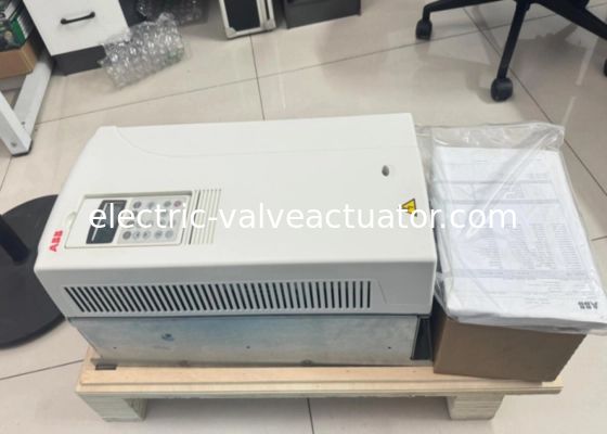 Un buen precio. ACS800-01-0135-3+P901 3Phases 110 kW 160A ABB ACS800 general purpose series en línea