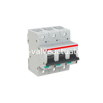 Un buen precio. ABB 2CCG001233R0001 S803P-C100 MCB de alto rendimiento de 3 polos 100A Curva C Disyuntor miniatura en línea